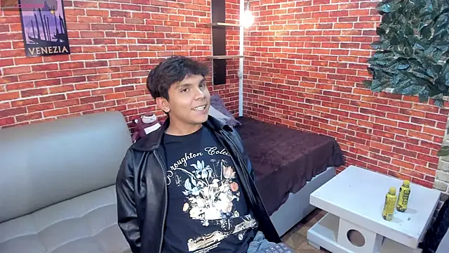 Thiago Kozak online show from July 2026 02:17:02 AM
