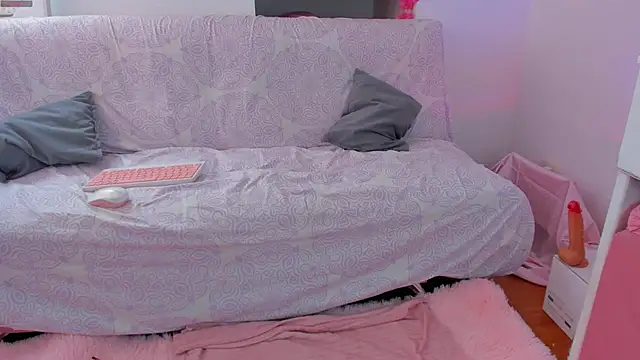 Danesacronin online show from April 2026 08:31:01 PM