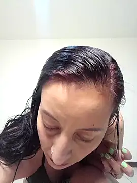 Snapshot of Oriana111 chatting on October 2025 11:16:02 PM Oriana111 online show from October 2025 11:16:02 PM