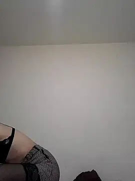 Snapshot of Oriana111 chatting on October 2025 01:04:02 PM Oriana111 online show from October 2025 01:04:02 PM