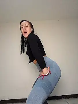 Snapshot of Oriana111 chatting on November 2025 03:40:02 AM Oriana111 online show from November 2025 03:40:02 AM