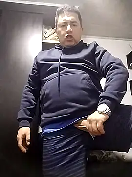 BigCristh79 online show from November 2025 05:07:02 AM