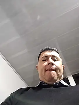 BigCristh79 online show from April 2026 12:47:01 PM