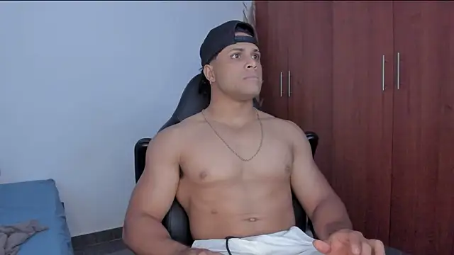 Evansdark1 online show from April 2026 10:44:01 PM