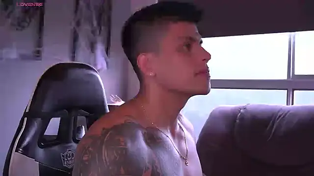 tyler muscle1 online show from October 2025 05:56:01 PM