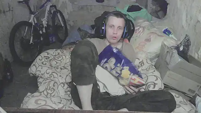 Snapshot of makarov1993 chatting on September 2025 03:00:02 PM makarov1993 online show from September 2025 03:00:02 PM