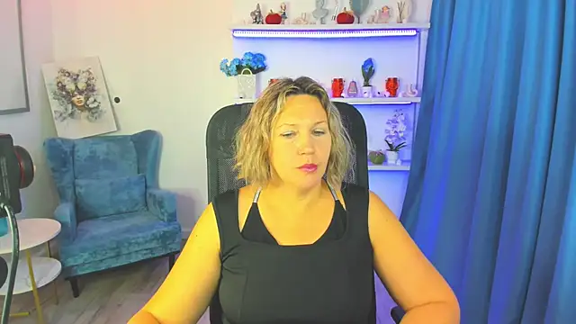 Snapshot of NinaStarle chatting on November 2025 04:37:01 AM NinaStarle online show from November 2025 04:37:01 AM