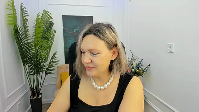 Snapshot of NinaStarle chatting on January 2026 04:25:01 AM NinaStarle online show from January 2026 04:25:01 AM