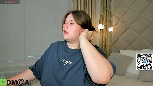 Chloee White online show from September 2025 01:05:01 AM