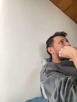 Michaell Spinelly online show from September 2025 07:04:01 PM