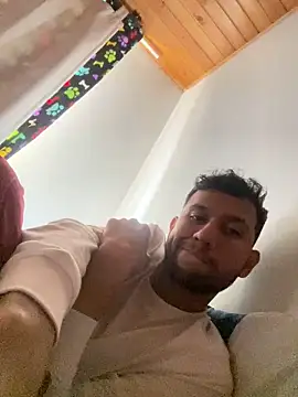 Michaell Spinelly online show from September 2025 05:03:02 PM