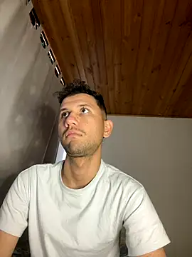 Michaell Spinelly online show from November 2025 05:14:01 PM