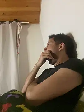 Michaell Spinelly online show from November 2025 12:47:01 AM