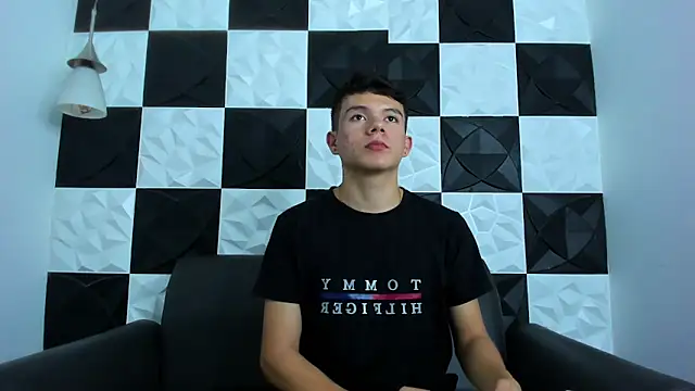 AndyFame1 online show from November 2025 06:43:02 PM