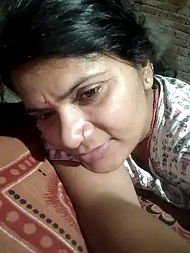 Snapshot of couple_71 chatting on May 2026 06:35:02 PM couple 71 online show from May 2026 06:35:02 PM