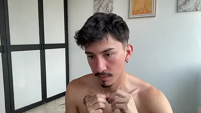 sweettaaron01 online show from February 2026 05:30:01 PM