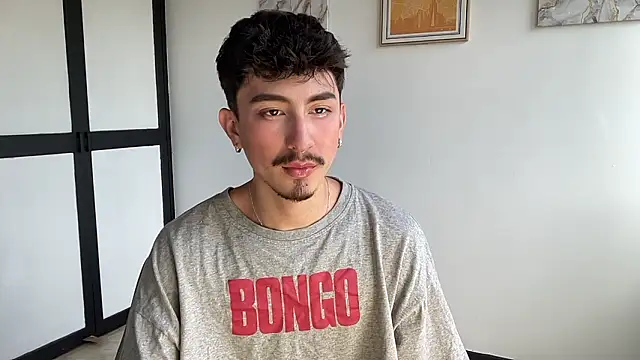 sweettaaron01 online show from February 2026 07:14:02 PM