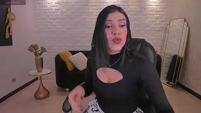 SarahYates online show from November 2025 04:22:01 AM