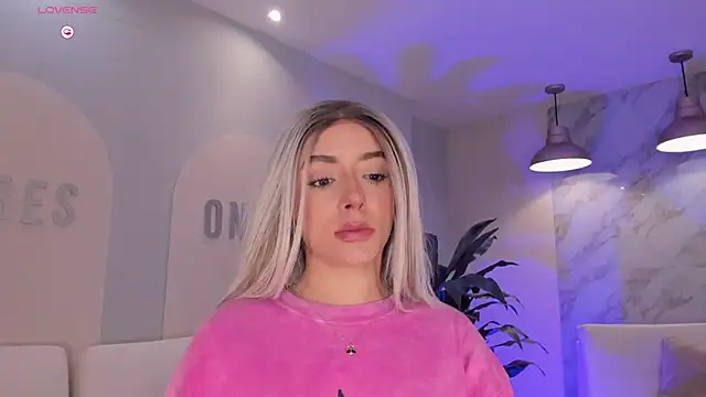 IsabellaMoreau online show from February 2026 08:53:02 PM