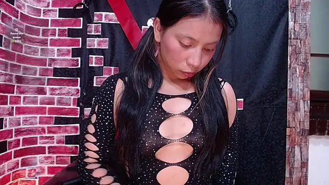 samara selene online show from April 2026 07:19:01 PM