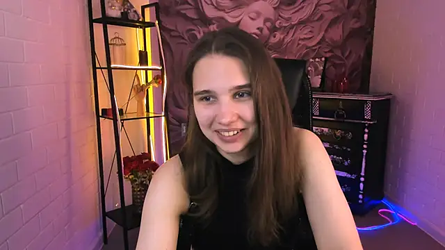 Snapshot of TessaMill chatting on October 2025 05:36:02 AM TessaMill online show from October 2025 05:36:02 AM