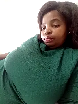 Snapshot of ShySexyBaddiexx chatting on September 2025 09:33:02 AM ShySexyBaddiexx online show from September 2025 09:33:02 AM