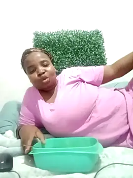 Snapshot of ShySexyBaddiexx chatting on October 2025 08:42:01 PM ShySexyBaddiexx online show from October 2025 08:42:01 PM