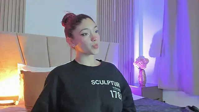 Victoria Beaumont online show from December 2025 12:03:02 PM