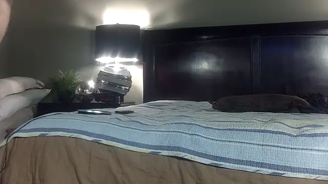 Hornylouisewil online show from November 2025 01:11:01 AM