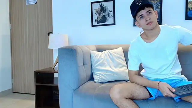 TWINKS FRIENDS online show from April 2026 01:26:01 PM