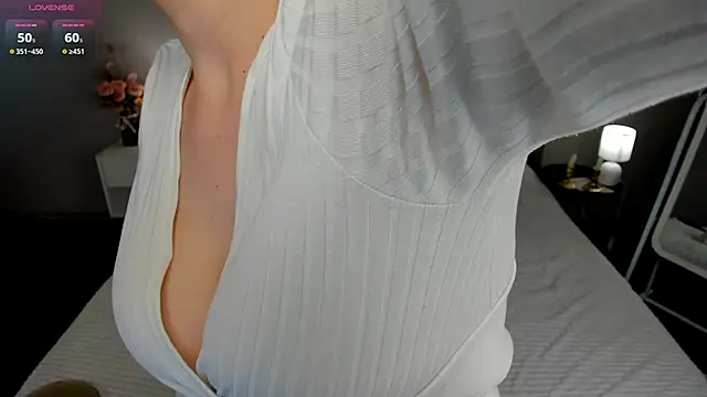 RadiantFairy online show from November 2025 02:32:01 AM