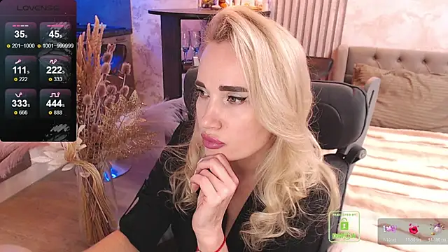 Snapshot of FreeBerryMILF chatting on February 2026 08:12:01 PM FreeBerryMILF online show from February 2026 08:12:01 PM