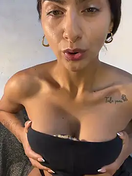 chicachocolate01 online show from February 2026 02:19:02 AM