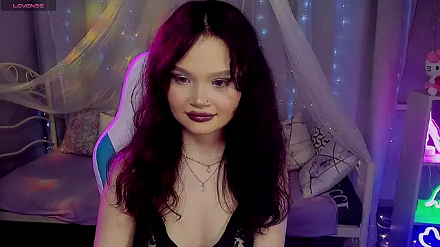 Snapshot of EmilyChaves chatting on May 2026 11:49:01 AM EmilyChaves online show from May 2026 11:49:01 AM