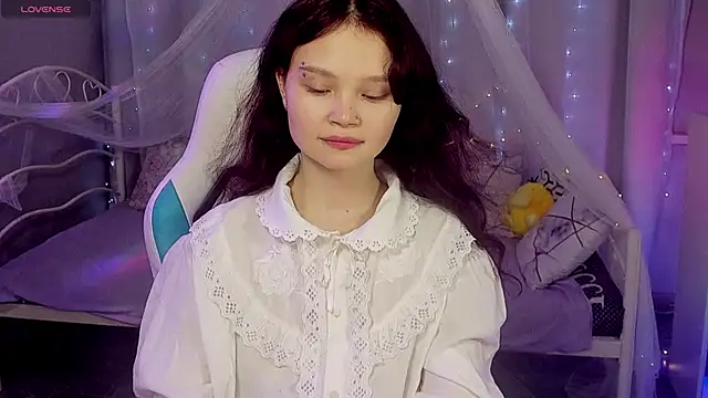 Snapshot of EmilyChaves chatting on May 2026 09:14:01 AM EmilyChaves online show from May 2026 09:14:01 AM