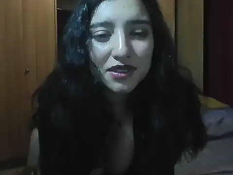 Snapshot of creepyh0e_ chatting on July 2026 10:49:02 PM creepyh0e online show from July 2026 10:49:02 PM