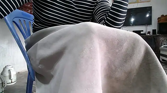 Elisa24 online show from November 2025 01:26:02 AM