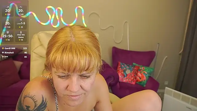 BellaLaPetit online show from October 2025 02:15:01 AM