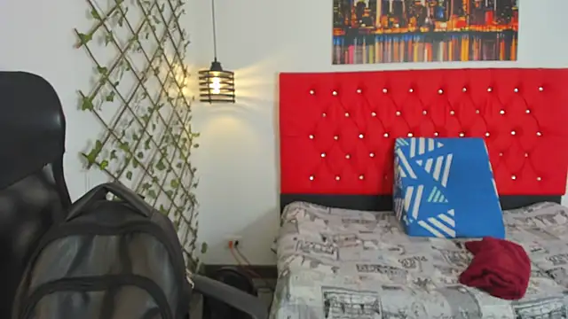 carolinacrus01 online show from September 2025 03:15:02 PM