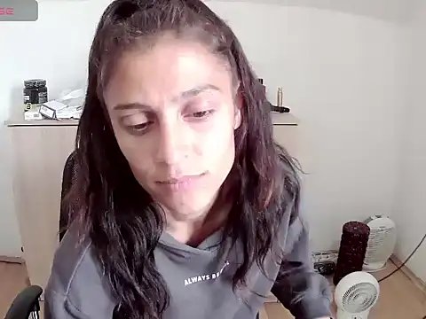 Karenmyers online show from May 2026 12:23:02 PM