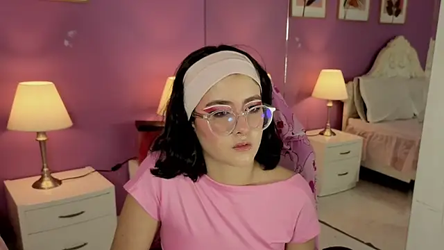 Snapshot of LiLLiAnderson chatting on November 2025 11:44:02 AM LiLLiAnderson online show from November 2025 11:44:02 AM