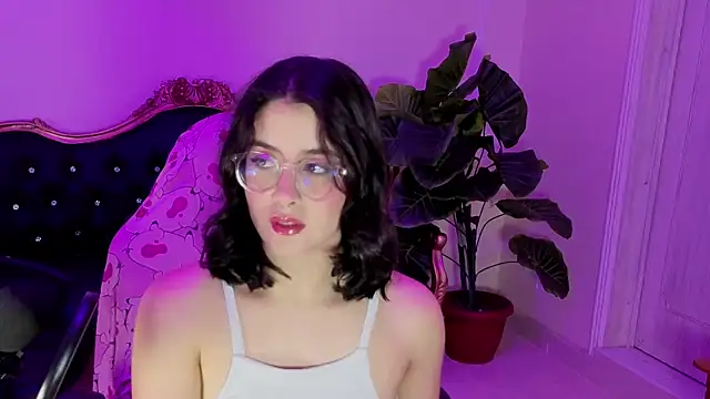 Snapshot of LiLLiAnderson chatting on November 2025 11:47:01 AM LiLLiAnderson online show from November 2025 11:47:01 AM