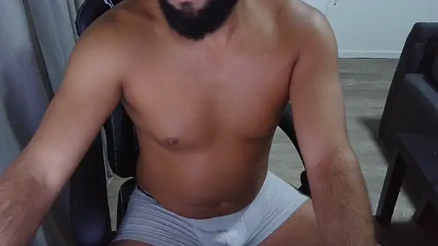 Snapshot of Milo9210 chatting on October 2025 07:01:01 PM Milo9210 online show from October 2025 07:01:01 PM