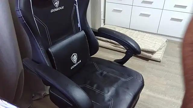 Snapshot of Milo9210 chatting on November 2025 06:43:02 PM Milo9210 online show from November 2025 06:43:02 PM