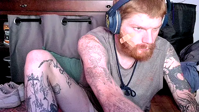 Snapshot of Magnetic127 chatting on November 2025 08:20:02 PM Magnetic127 online show from November 2025 08:20:02 PM