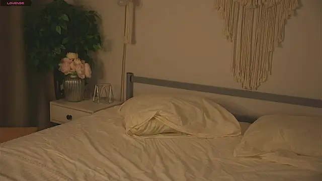 Snapshot of Lu__Lane chatting on September 2025 07:54:01 AM Lu Lane online show from September 2025 07:54:01 AM