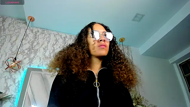 Hanna Cornee  online show from September 2025 01:44:02 PM