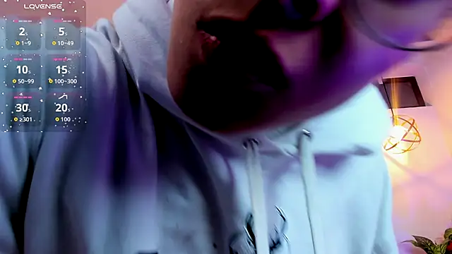 Hanna Cornee  online show from October 2025 01:31:02 PM