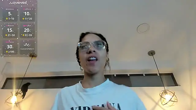 Hanna Cornee  online show from November 2025 01:54:02 PM