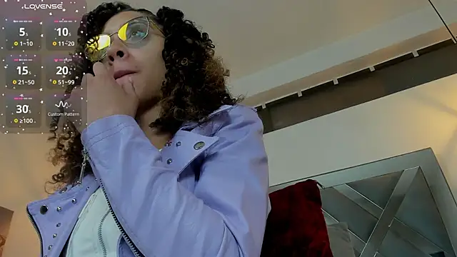 Hanna Cornee  online show from December 2025 12:14:02 PM